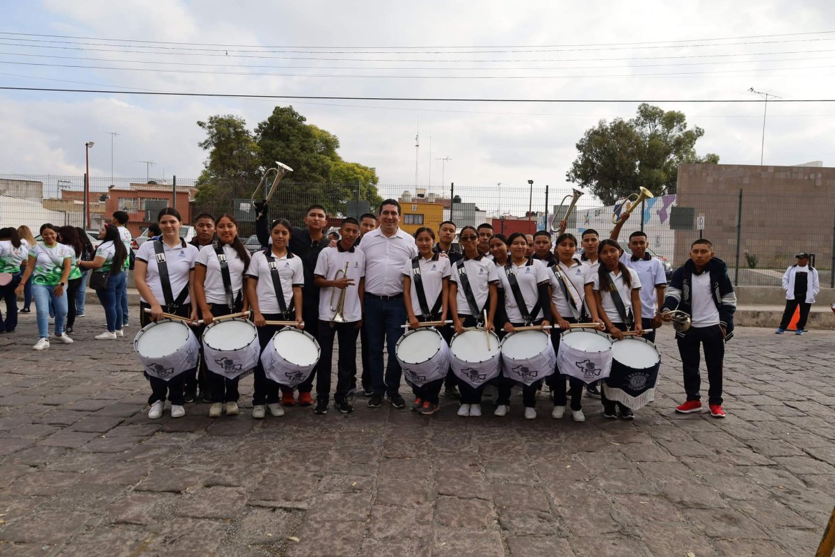 Desfile del 20 de noviembre!!! Colegio de Bachille...