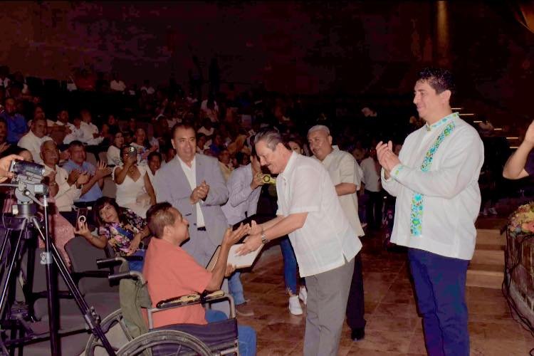  Ceremonia de Entrega de Reconocimientos por Años ...