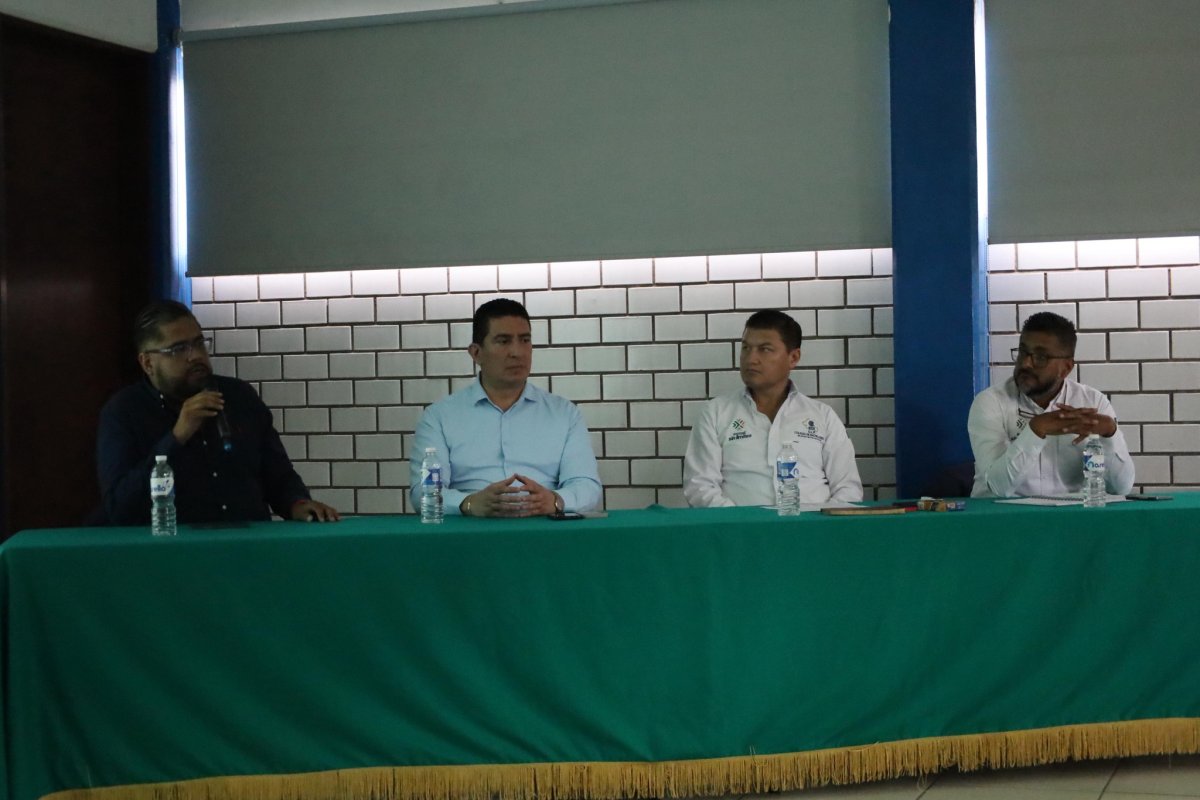 En el Plantel 25, San Luis III, se realizó la reun...