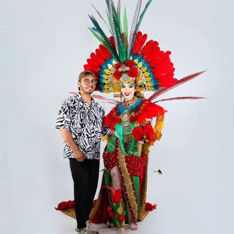 Orgullo #COBACH. Diseñador de Tampacán deslumbró e...