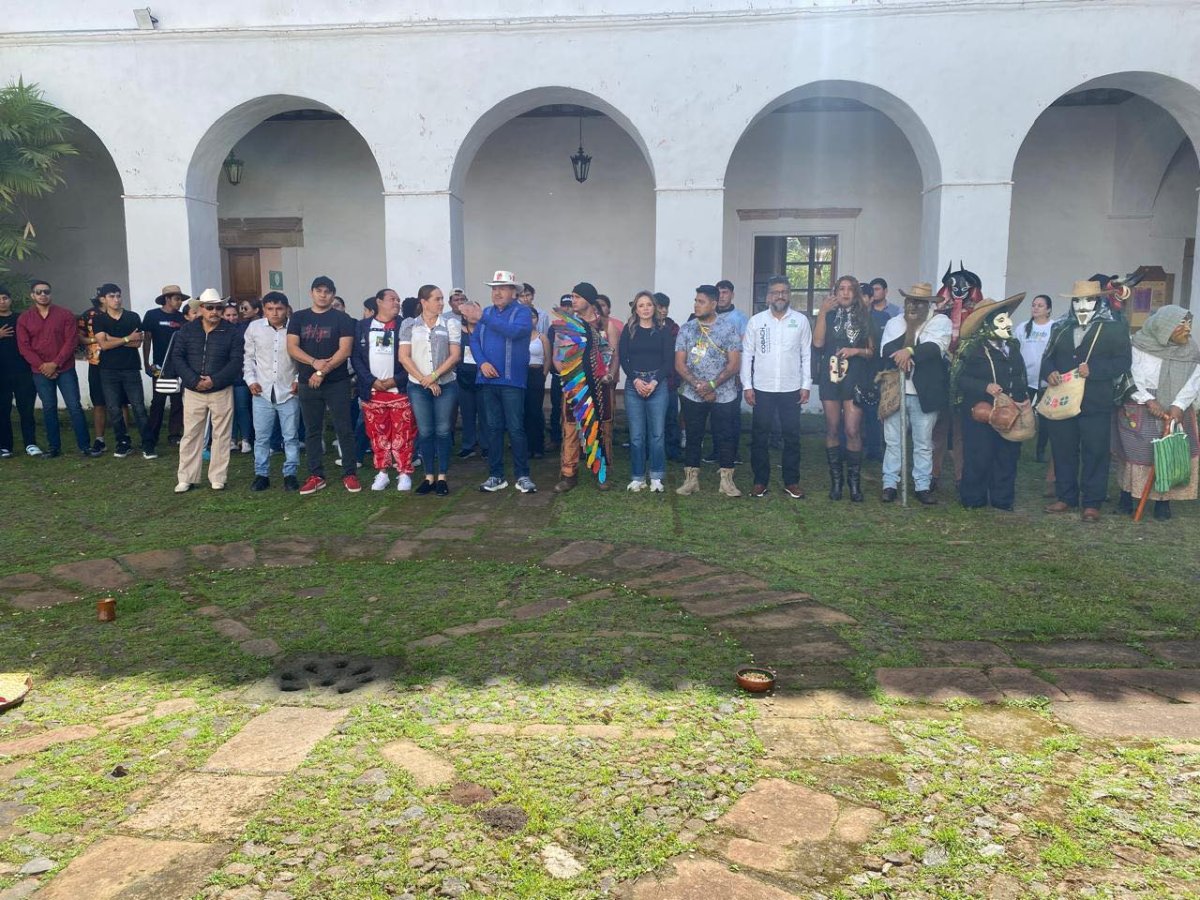  Ritual de Apertura del Xantolo en Pátzcuaro, Mich...