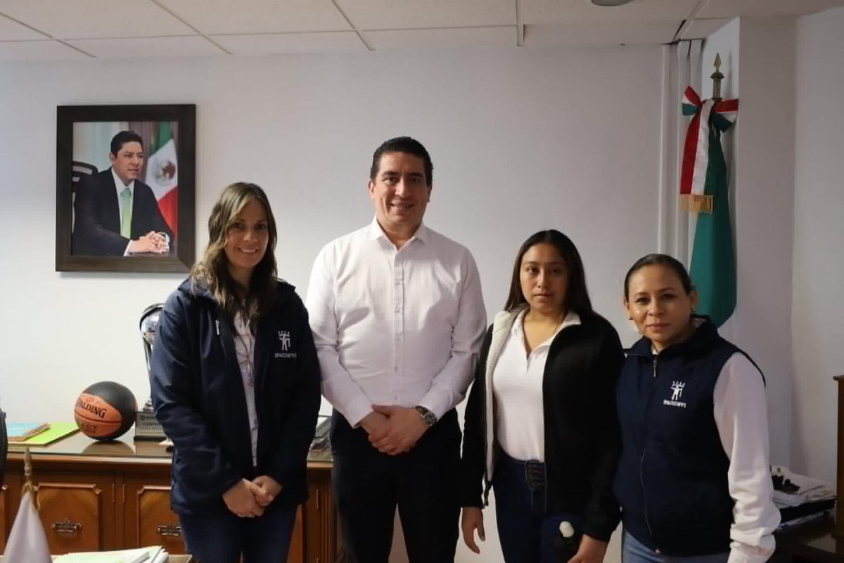 Firma de convenio de colaboración.