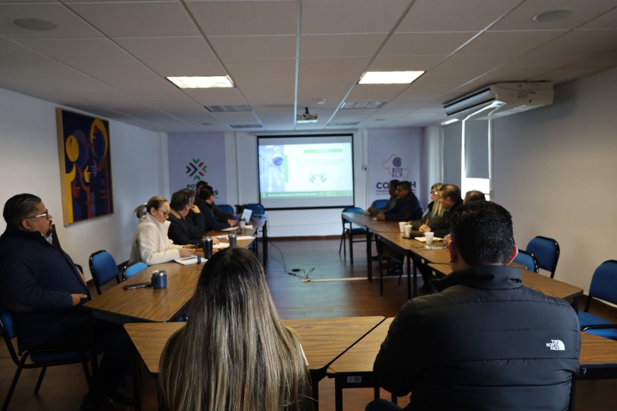 REUNION DE TRABAJO CON DIRECTORES.