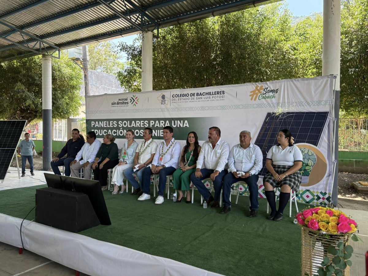 Inauguración de paneles solares plantel 21, Matlapa